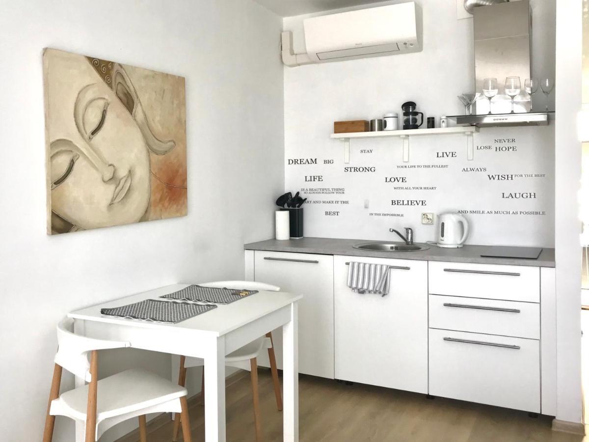 City Centre Studio In Design Quarter Close To Old Town & Harbor Leilighet Tallinn Eksteriør bilde